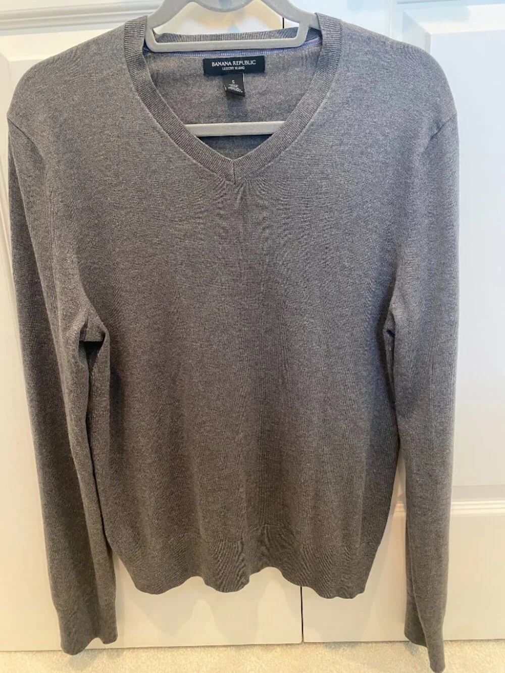 Banana Republic men’s neck